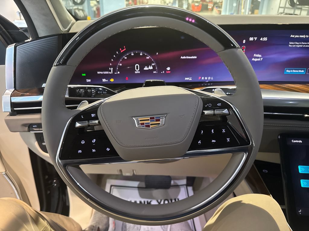New 2026 Cadillac Escalade ESV Platinum Luxury w/ LPO, Radiant Package AWD/4WD image 17