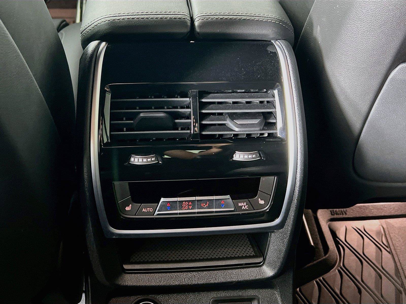 Used 2027 BMW X7 xDrive40i w/ M Sport Package AWD/4WD image 25
