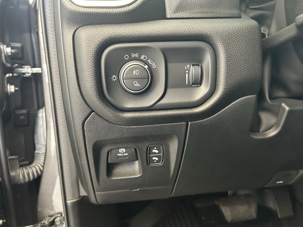 Used 2023 RAM 1500 Big Horn RWD image 35