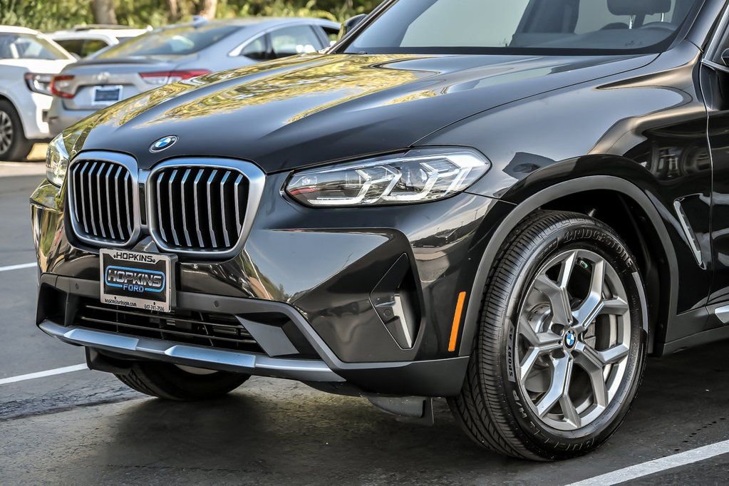 Used 2023 BMW X3 xDrive30i w/ Premium Package image 2