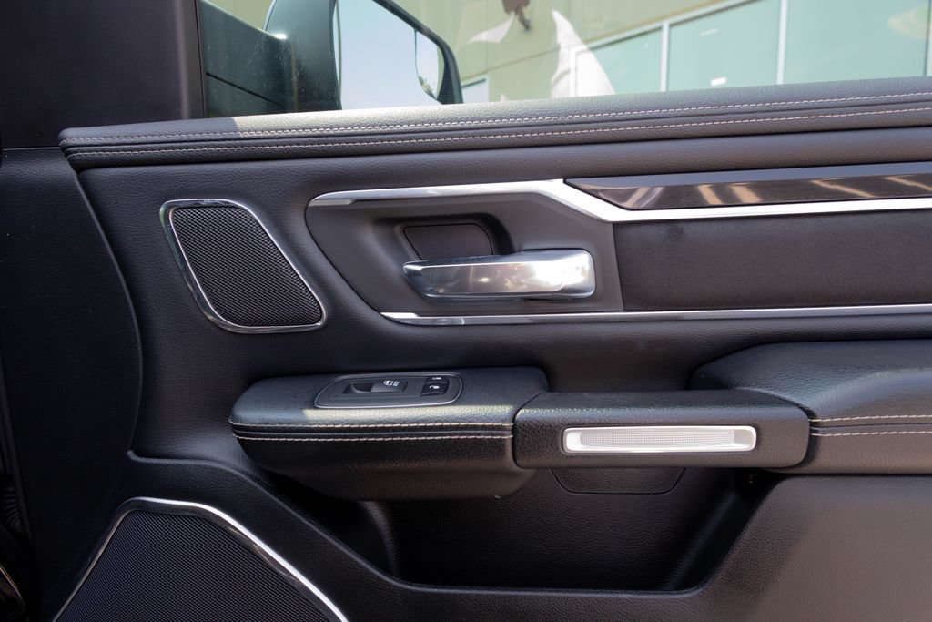 Used 2019 RAM 1500 Laramie AWD/4WD image 44