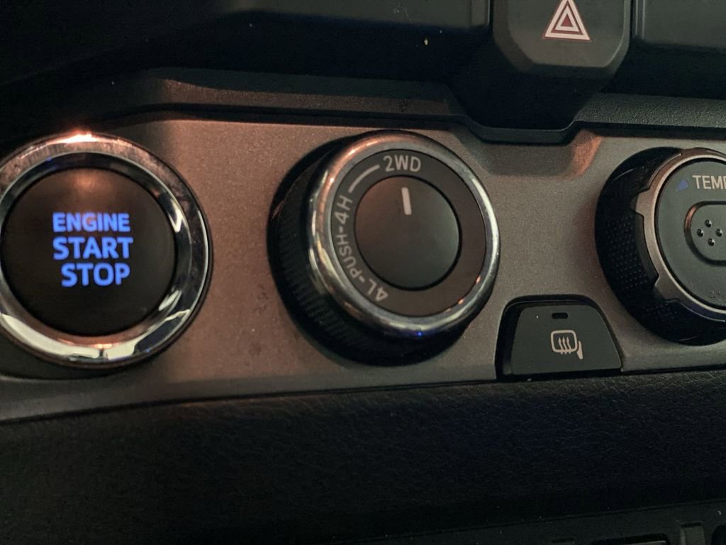 Used 2022 Toyota Tacoma TRD Sport w/ Technology Package AWD/4WD image 40