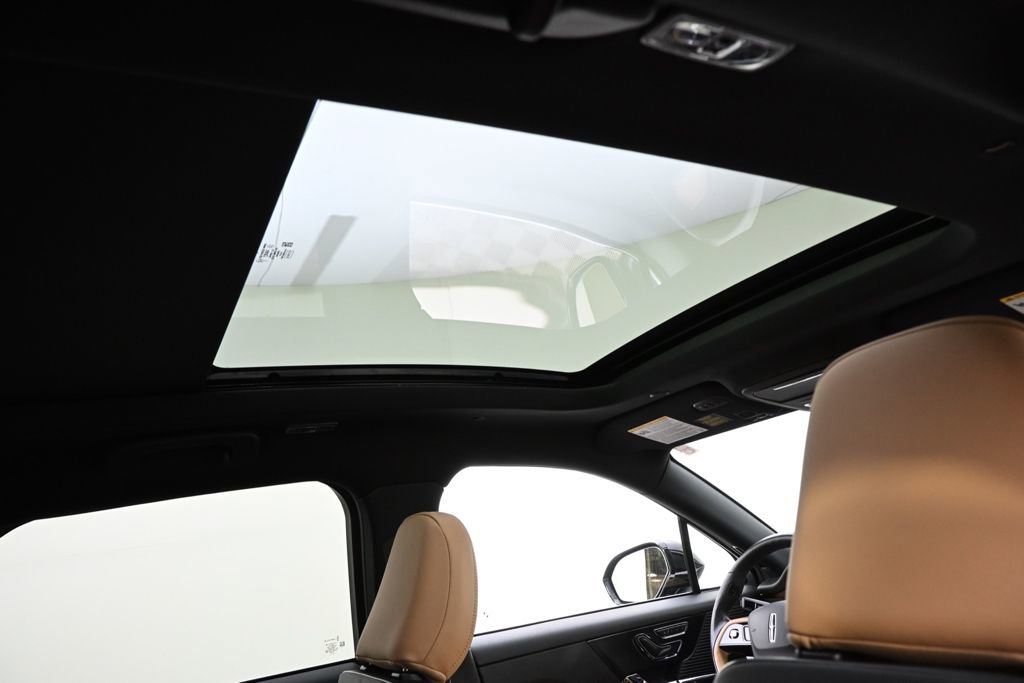 Certified 2022 Lincoln Corsair Reserve w/ Equipment Group 201A image 17