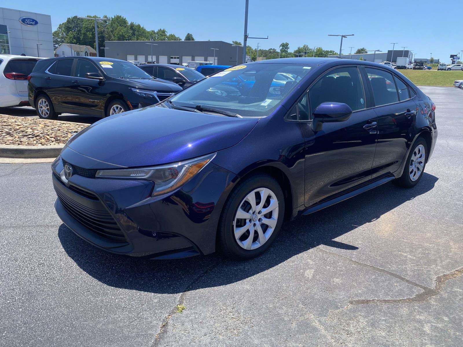 Used 2023 Toyota Corolla LE FWD video 3