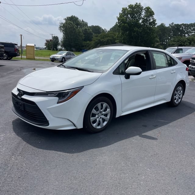 Used 2023 Toyota Corolla LE FWD image 1