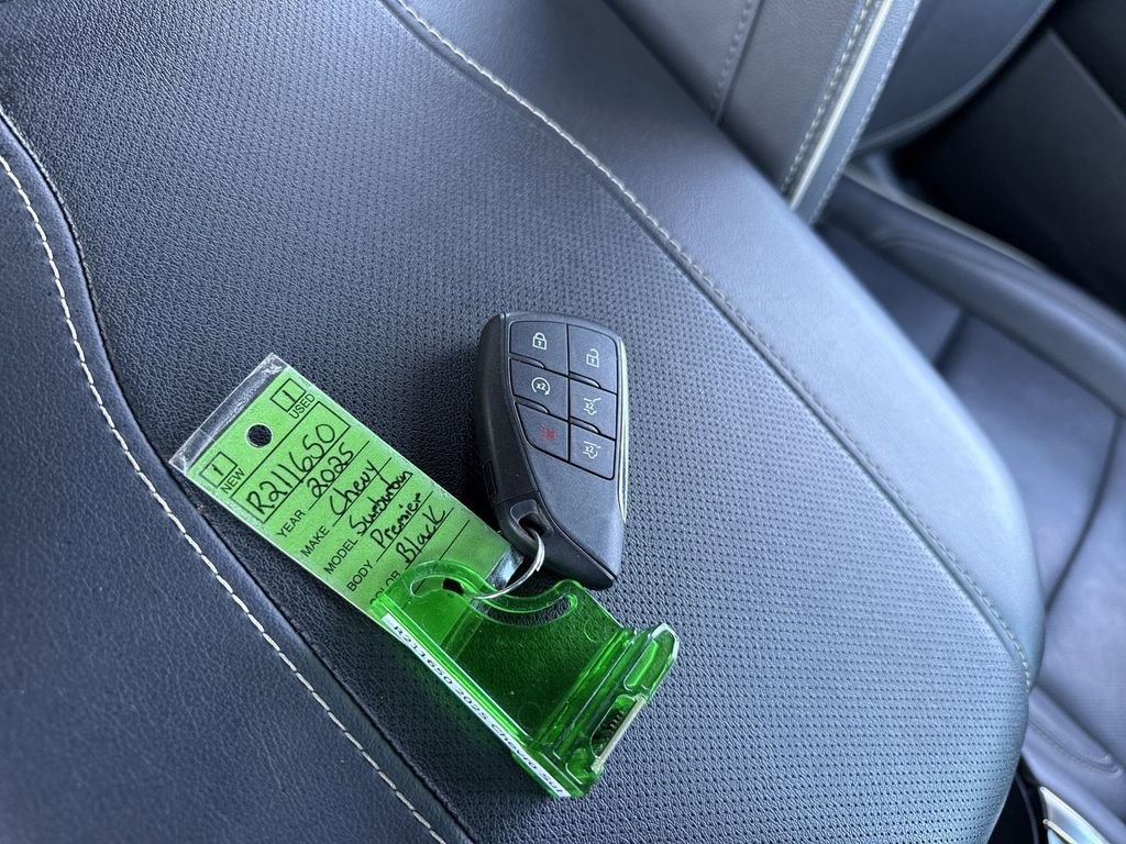 Used 2025 Chevrolet Suburban Premier image 29