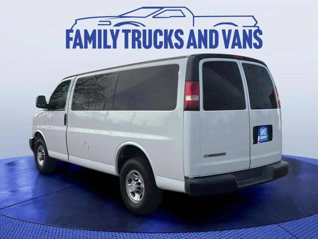 Used 2018 Chevrolet Express 2500 LS w/ Driver Convenience Package image 3