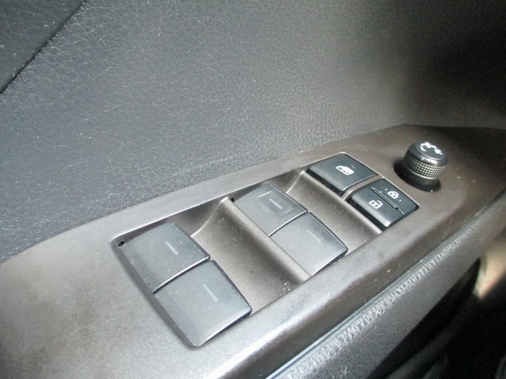 Used 2021 Toyota Camry SE image 18