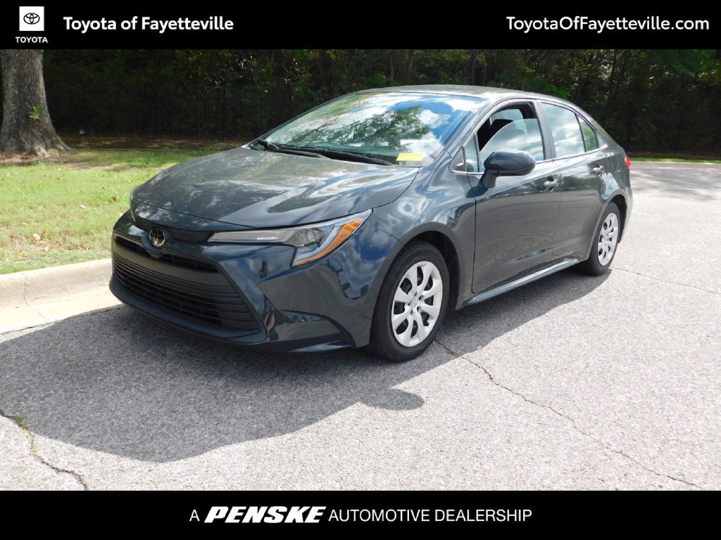 Used 2025 Toyota Corolla LE FWD image 1
