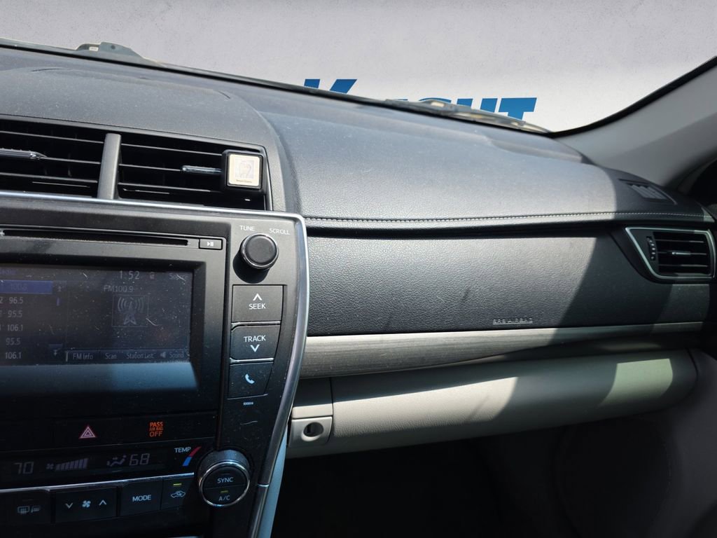 Used 2017 Toyota Camry LE FWD image 10