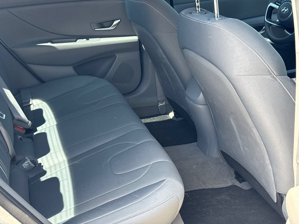 Used 2022 Hyundai Elantra SEL FWD image 15