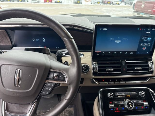Used 2024 Lincoln Navigator L Reserve image 11