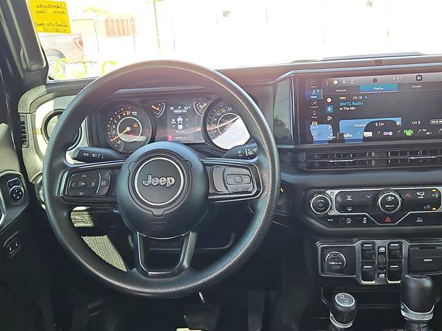 Used 2024 Jeep Gladiator Sport AWD/4WD image 11