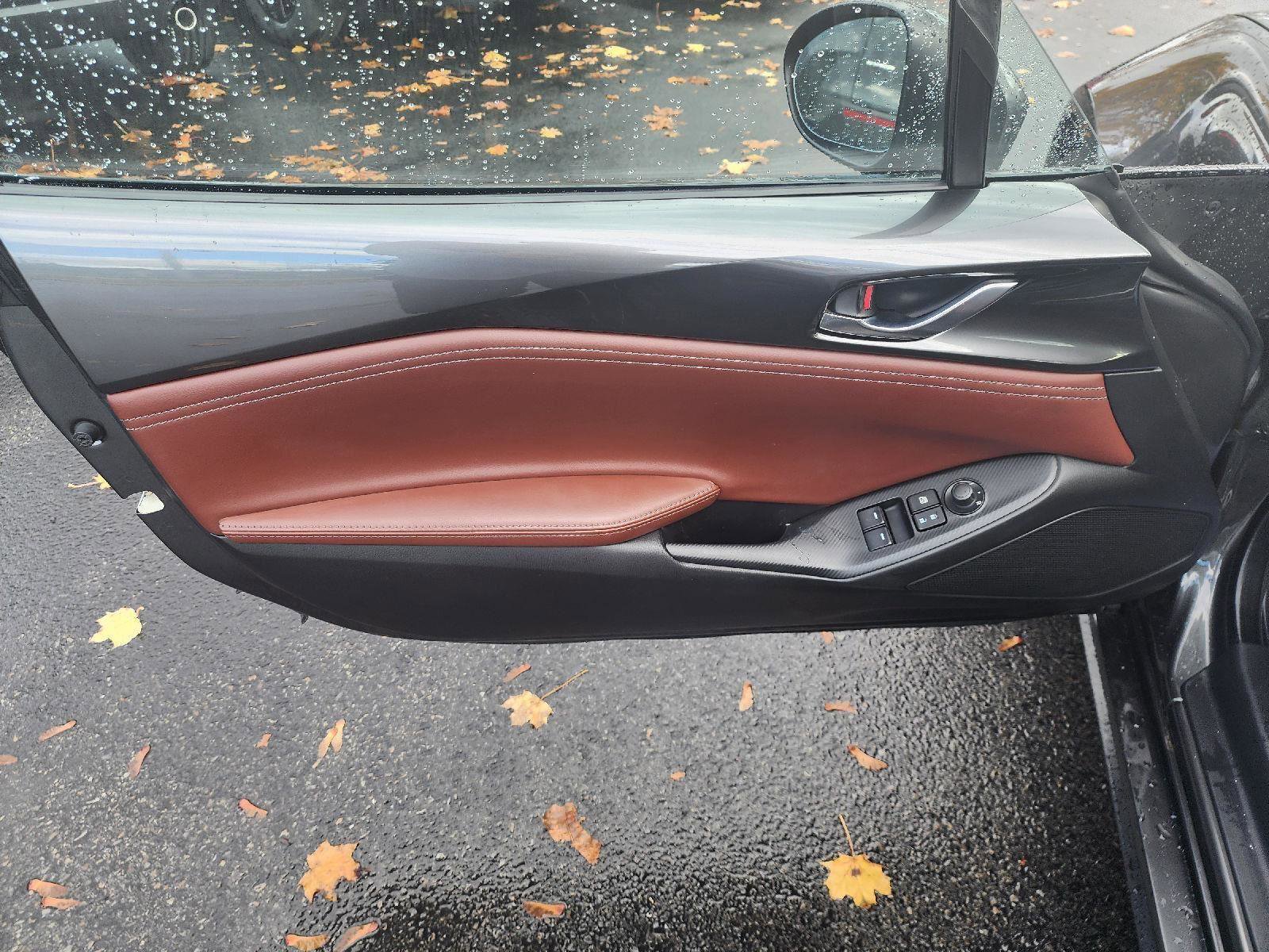 Used 2017 MAZDA MX-5 Miata RF Grand Touring image 14