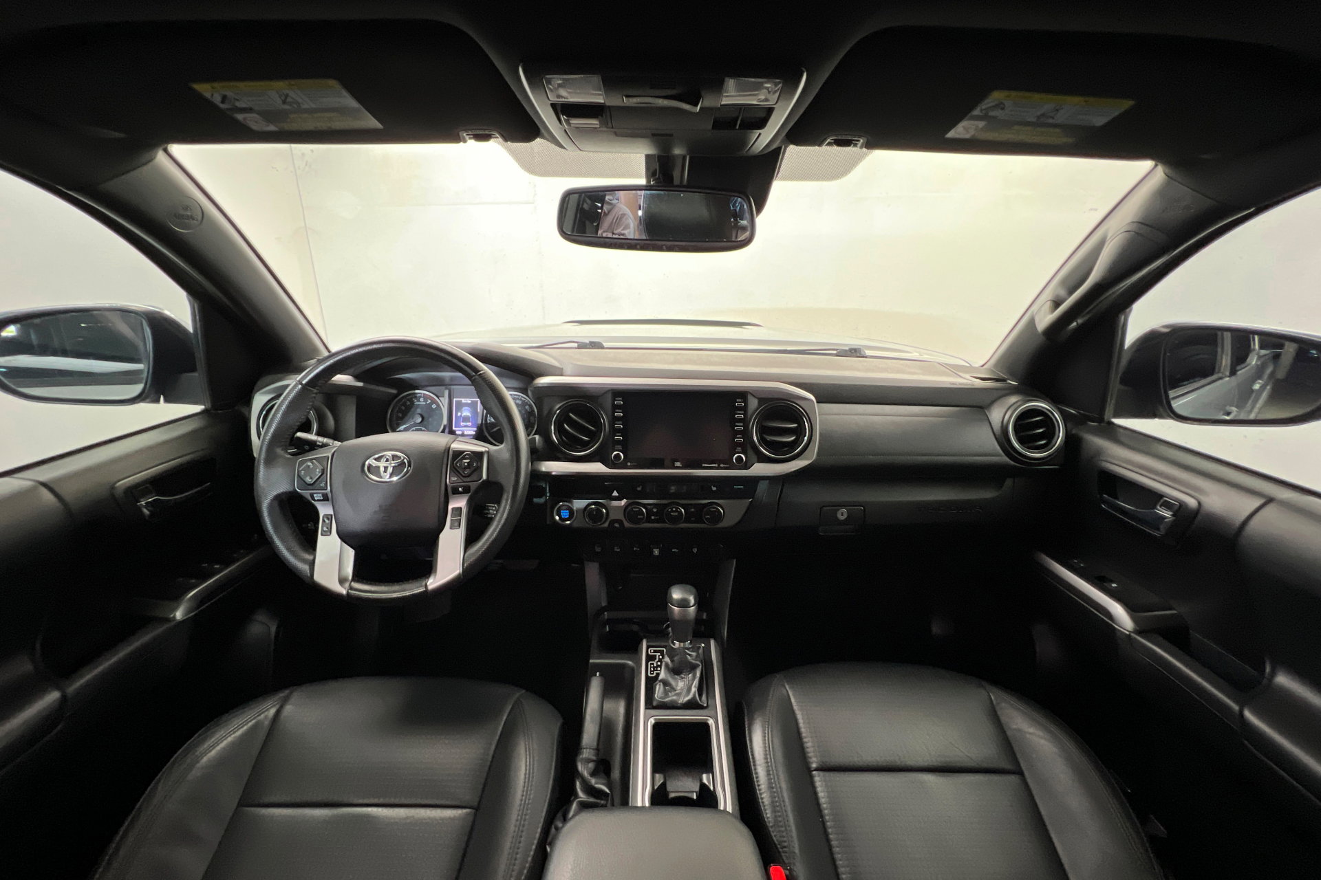 Used 2021 Toyota Tacoma Limited image 10