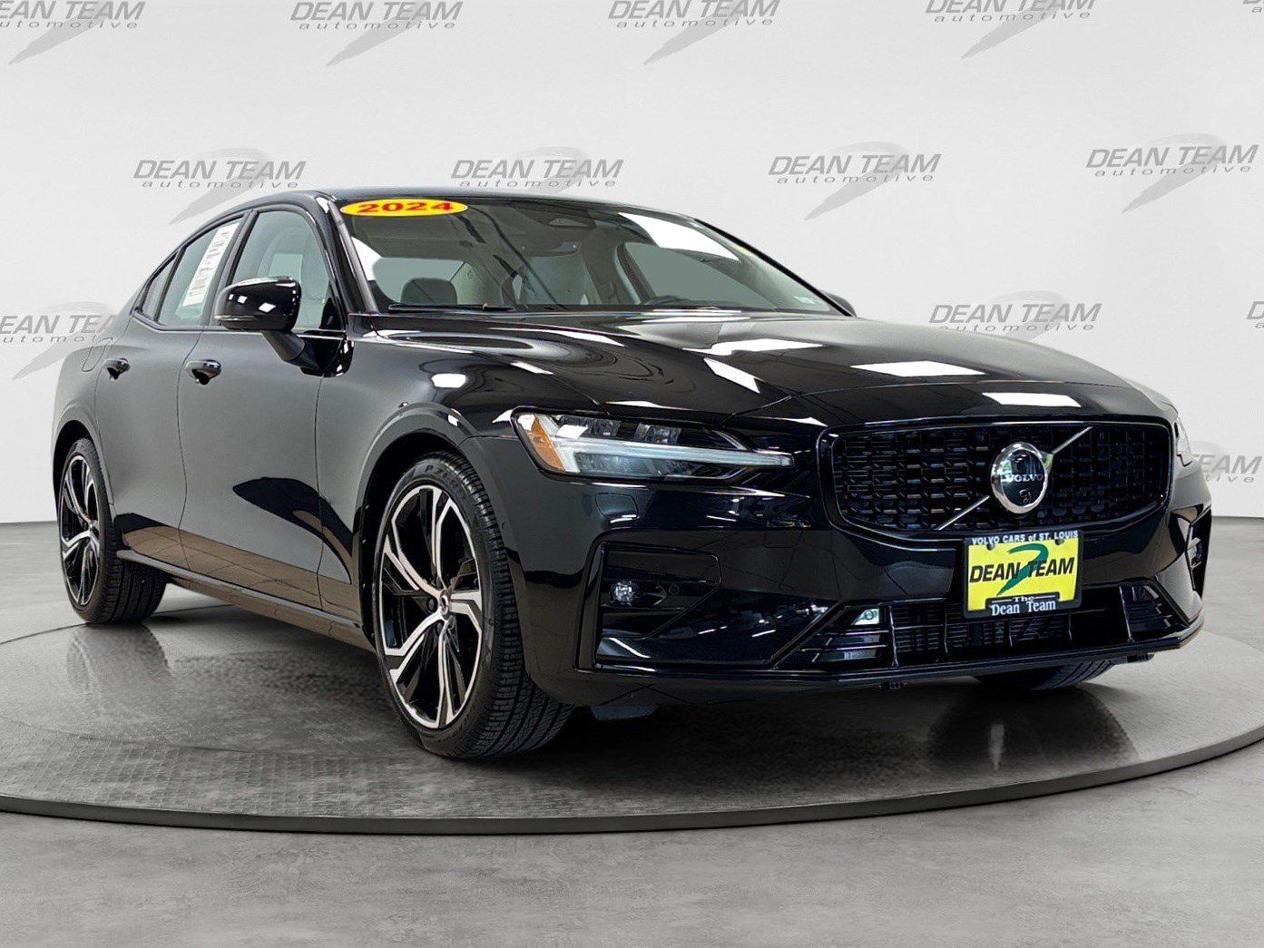 Used 2024 Volvo S60 B5 Plus FWD image 3
