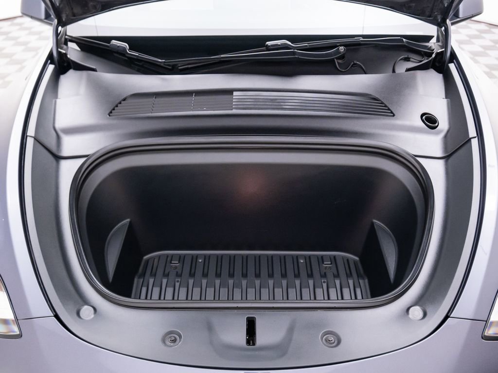 Used 2020 Tesla Model Y Long Range image 30