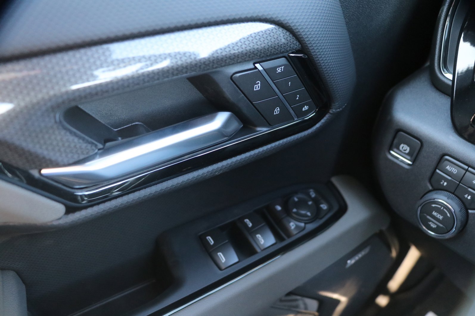 New 2026 Chevrolet Silverado 1500 ZR2 w/ LPO, Dark Essentials Package image 11