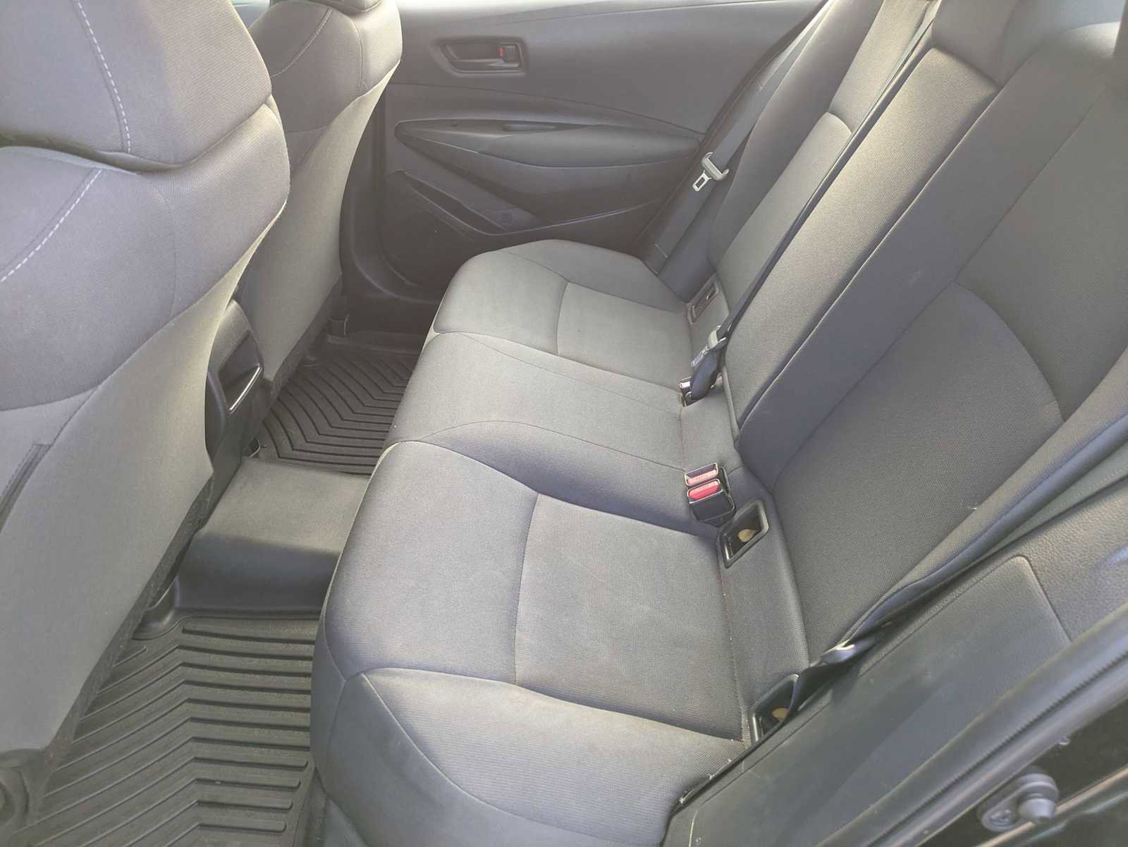 Used 2022 Toyota Corolla LE image 18