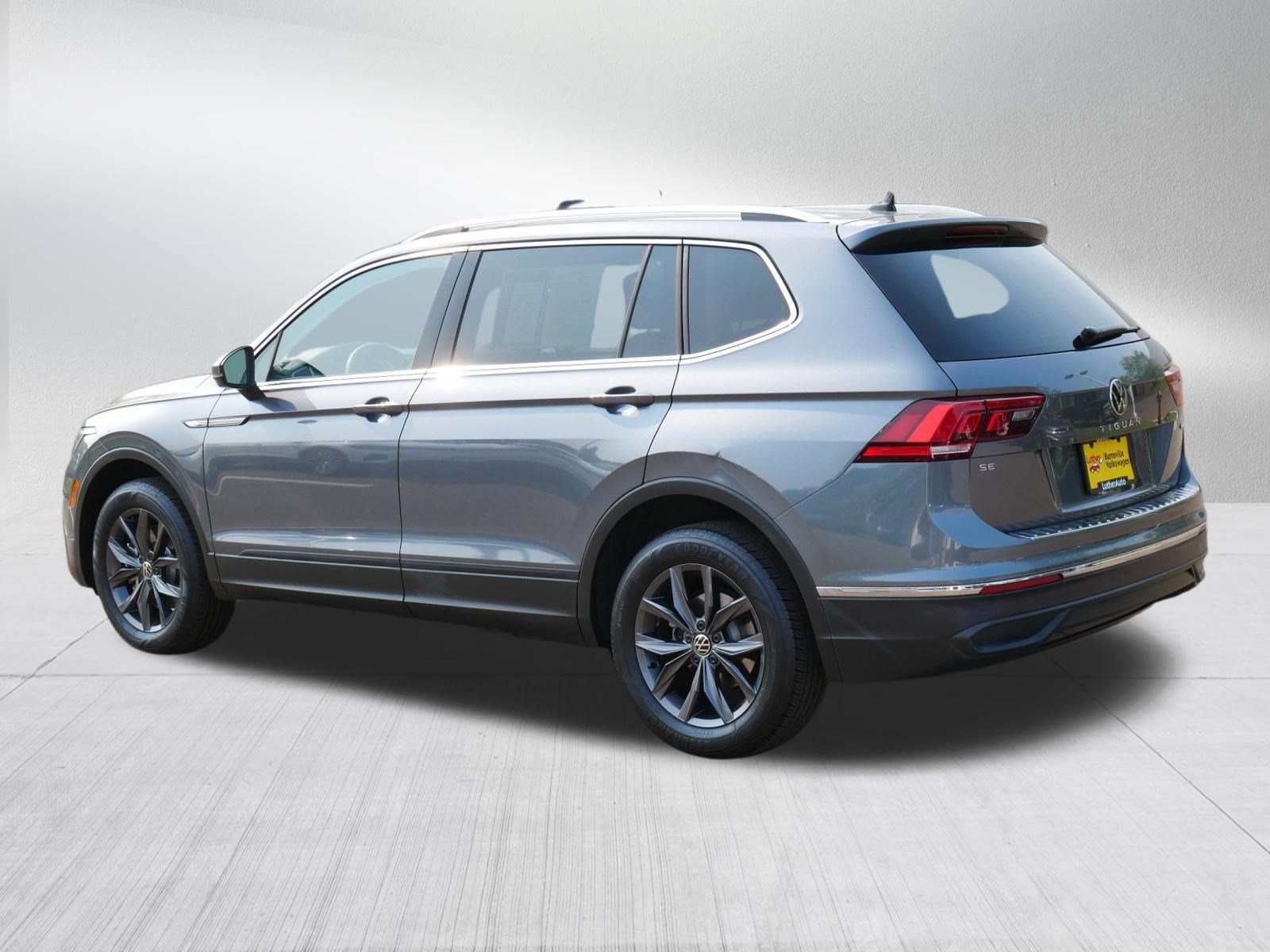 Certified 2024 Volkswagen Tiguan SE AWD/4WD image 5