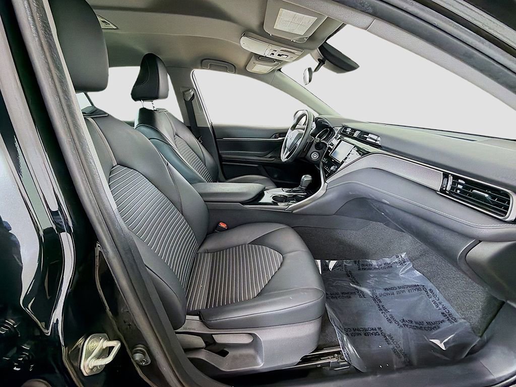 Used 2020 Toyota Camry SE image 18