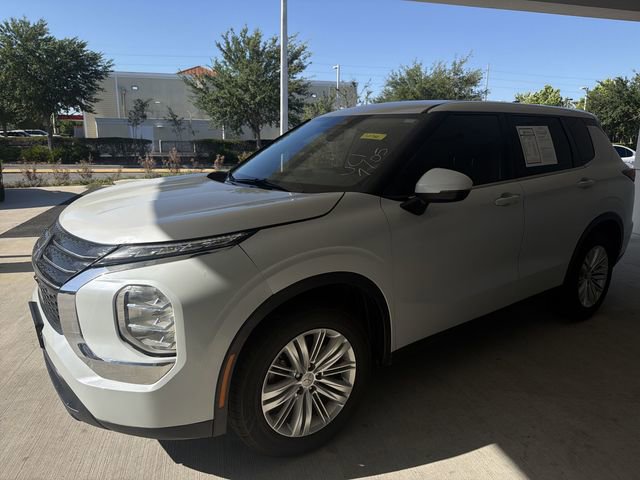 Used 2022 Mitsubishi Outlander ES FWD image 15