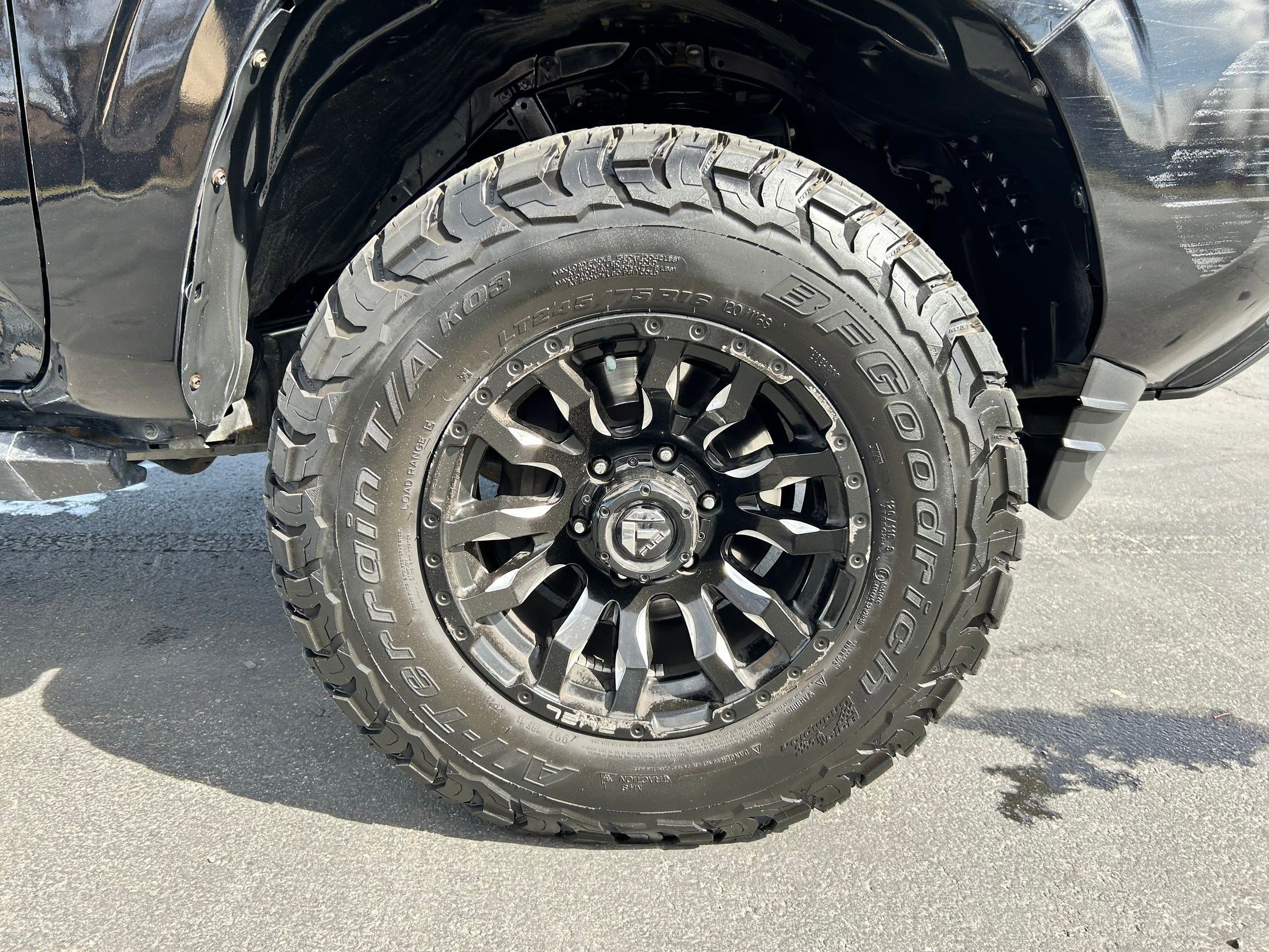 Used 2018 Toyota Tacoma SR image 29