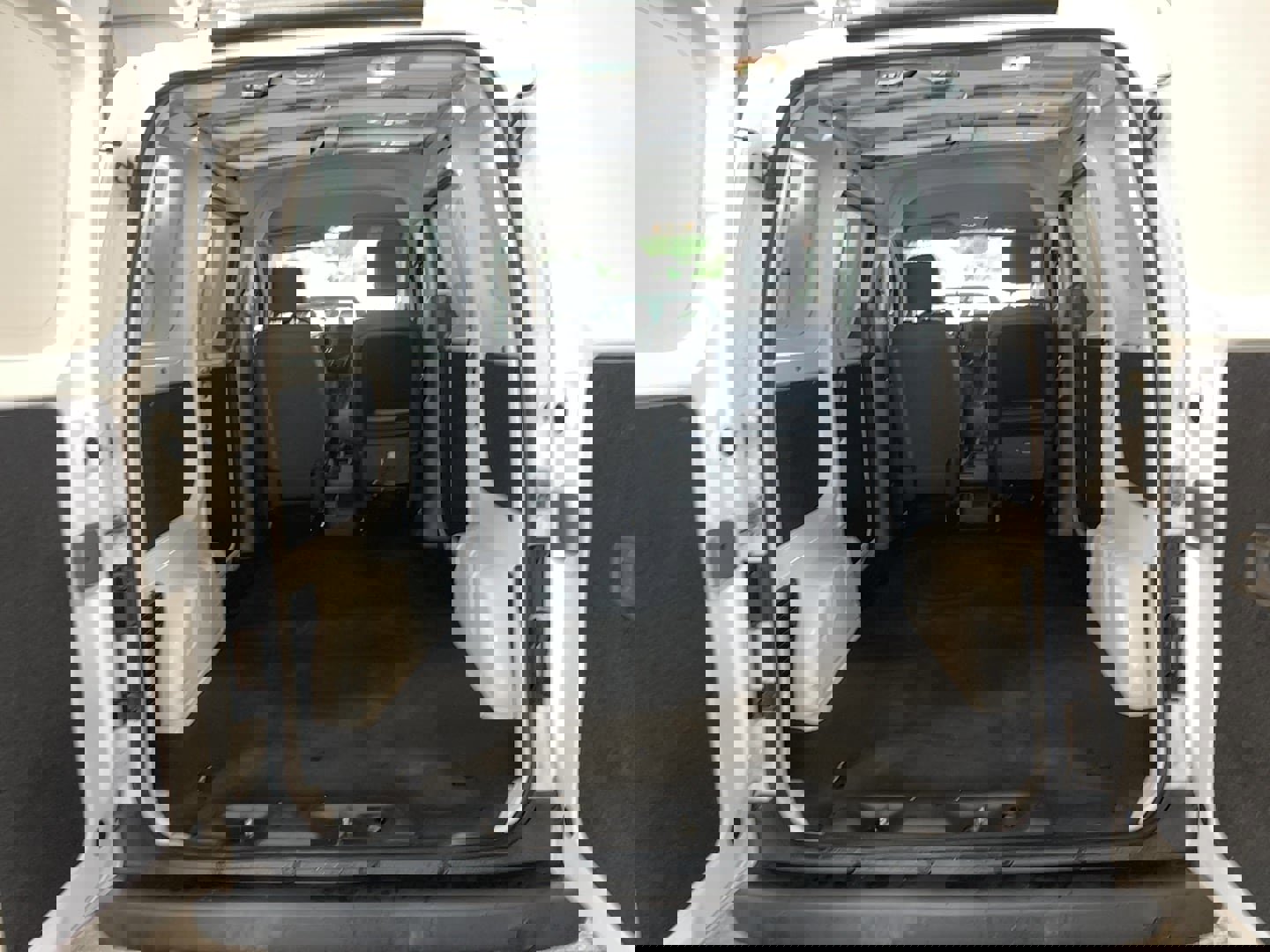 Used 2021 Nissan NV200 S image 6