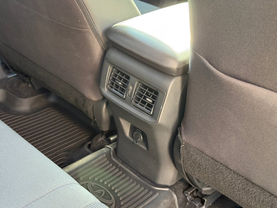 Used 2023 Toyota RAV4 LE AWD/4WD image 33