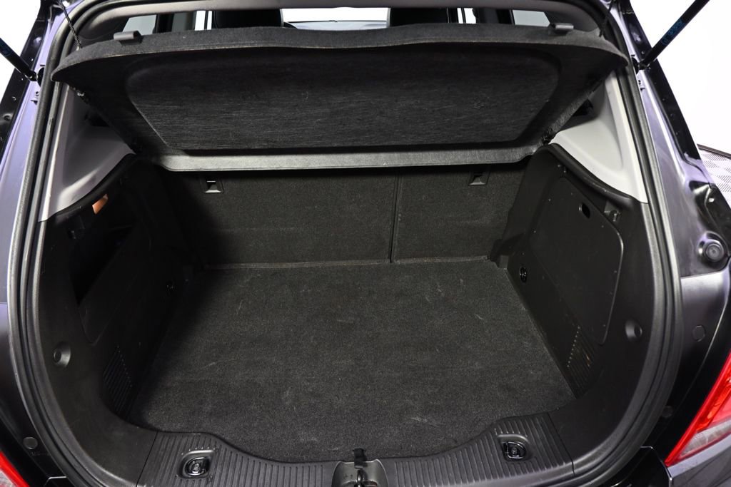 Used 2019 Chevrolet Trax LT w/ LT Convenience Package image 18