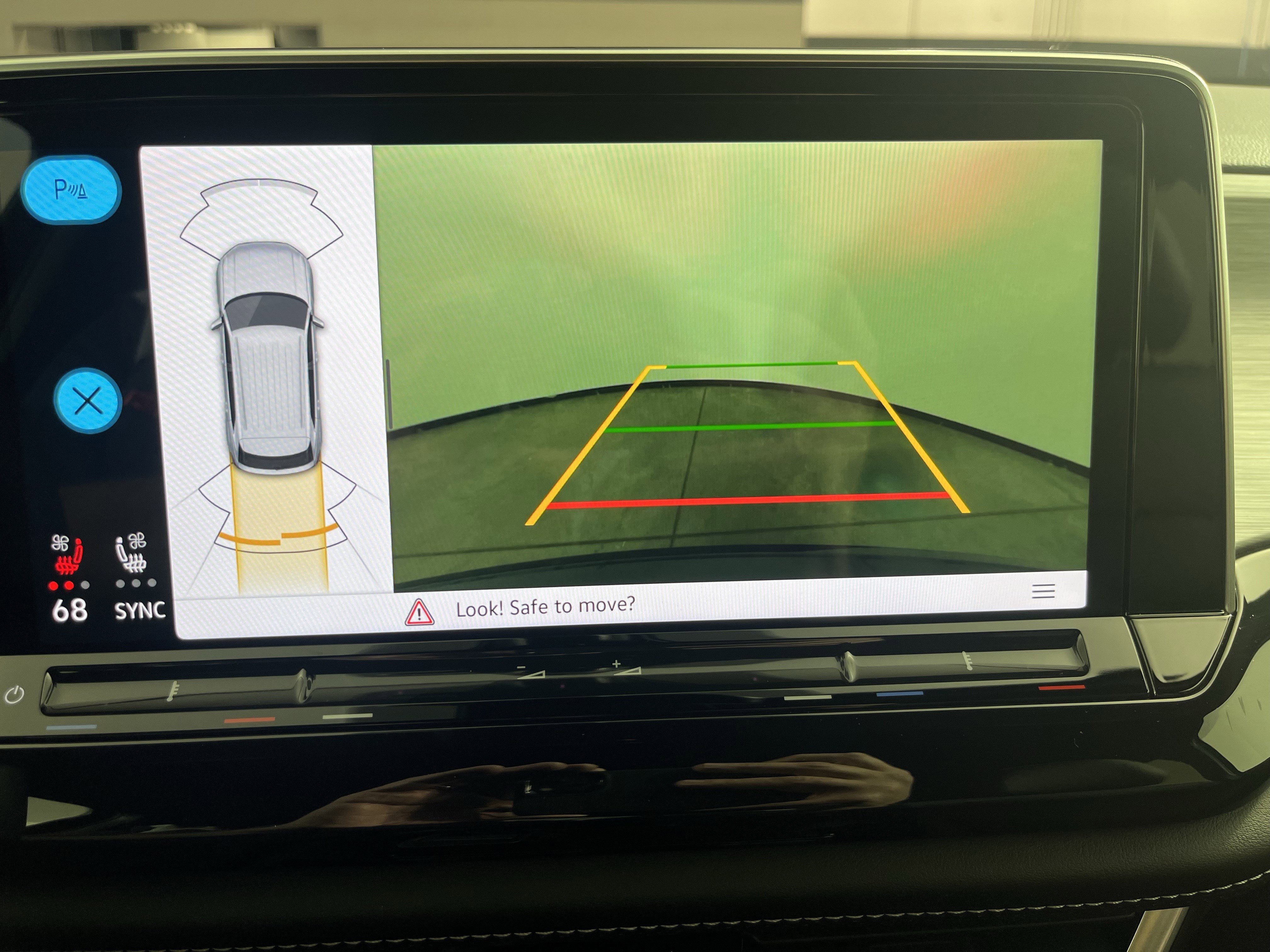 Used 2025 Volkswagen Atlas Cross Sport SE image 28