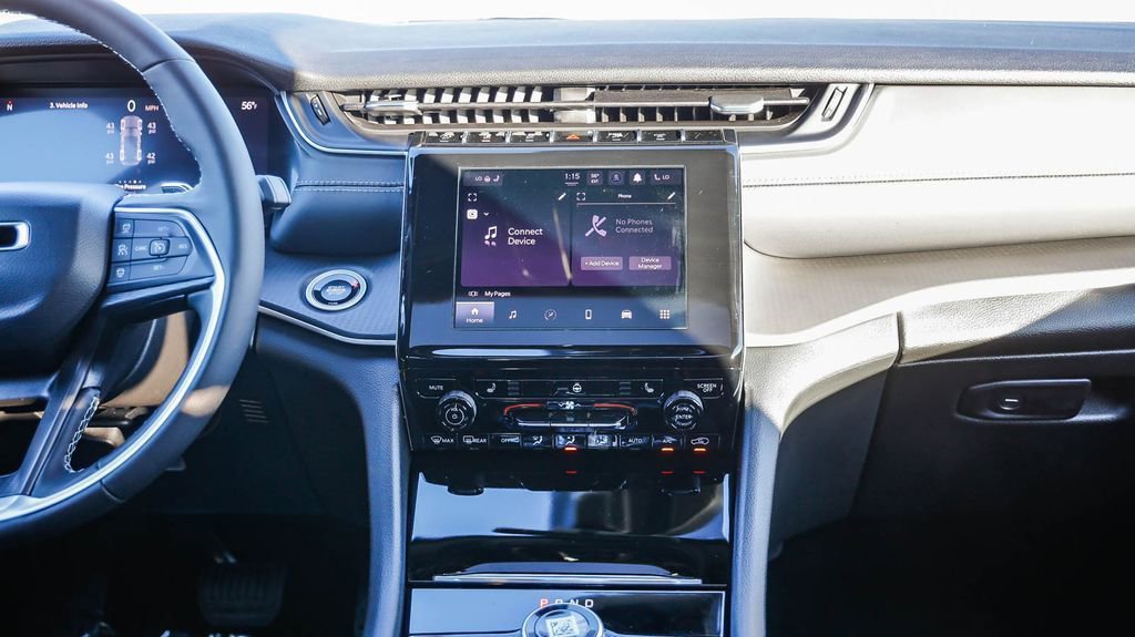 New 2025 Jeep Grand Cherokee Altitude image 14