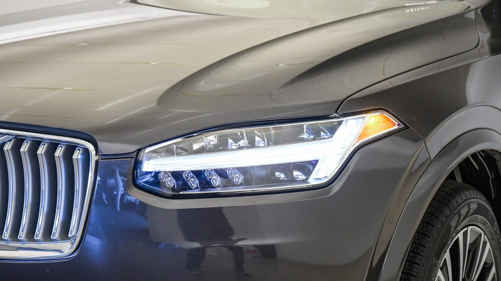 Certified 2024 Volvo XC90 T8 Core AWD/4WD image 9