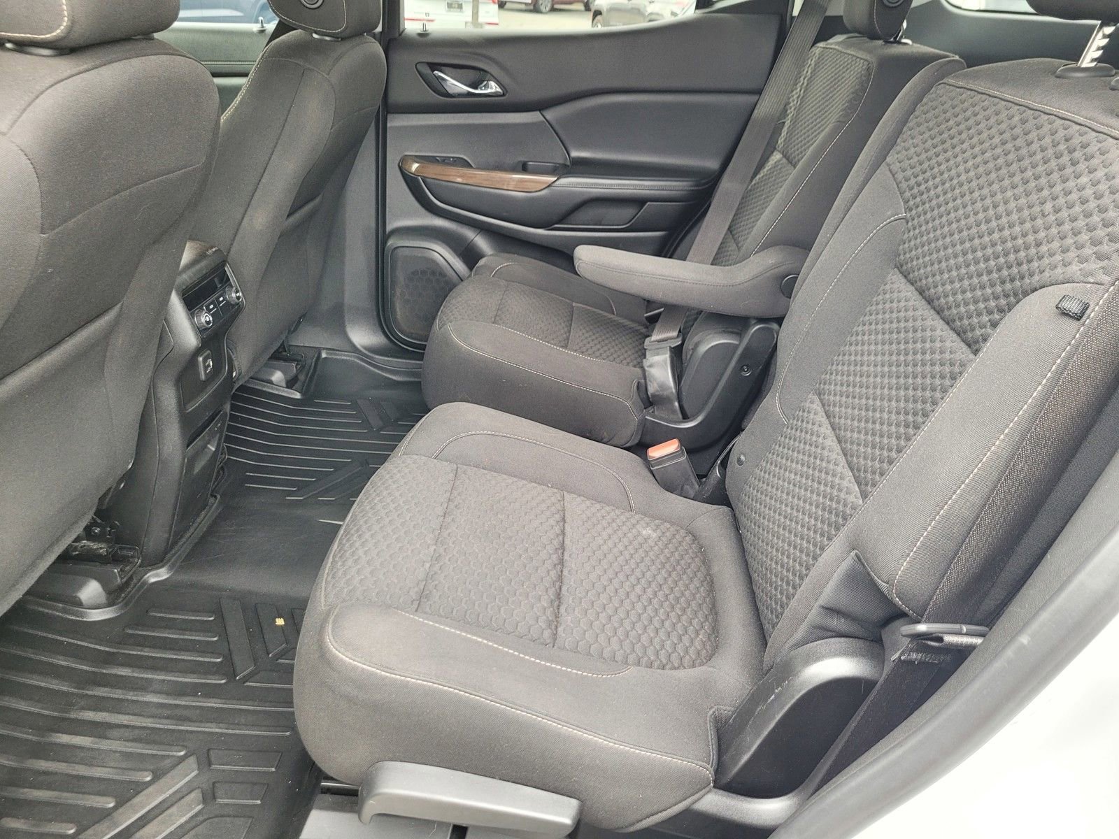 Used 2019 GMC Acadia SLE w/ Driver Alert Package I image 11