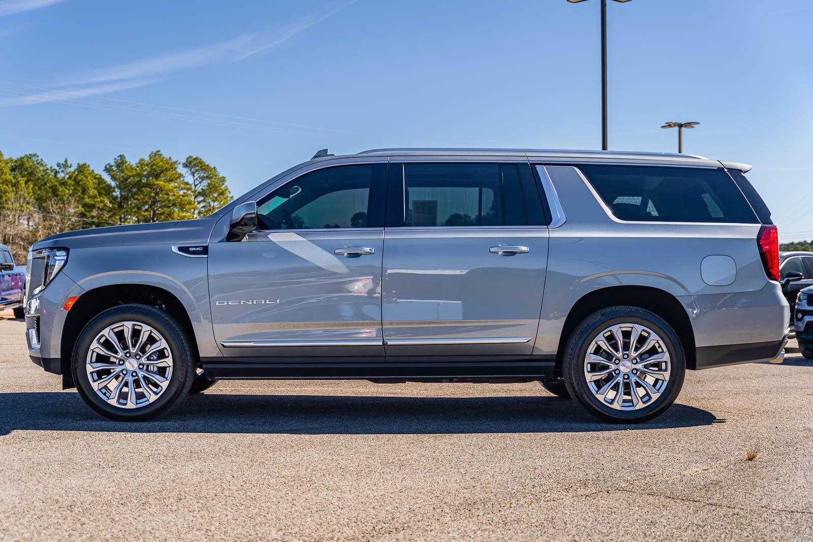 Used 2024 GMC Yukon XL Denali w/ Max Trailering Package image 4