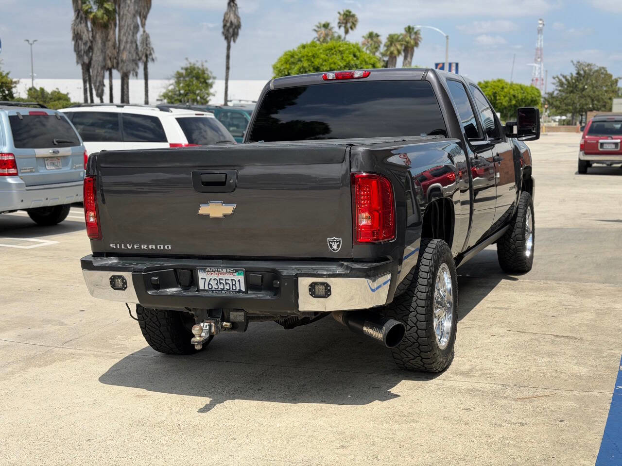 Used 2011 Chevrolet Silverado 2500 LT w/ Interior Plus Package AWD/4WD image 10