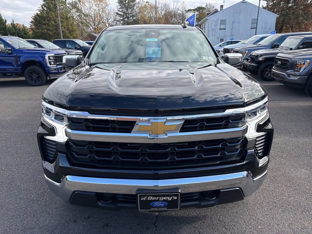 Used 2022 Chevrolet Silverado 1500 LT image 2