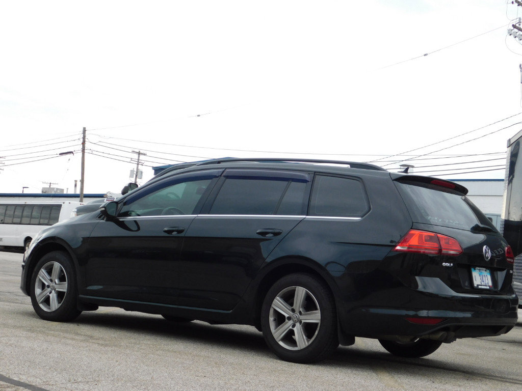 Used 2015 Volkswagen Golf TDI S FWD image 2