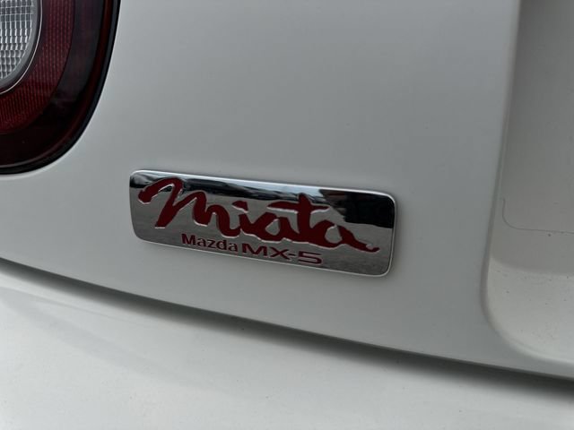 Used 1996 MAZDA MX-5 Miata RWD image 24
