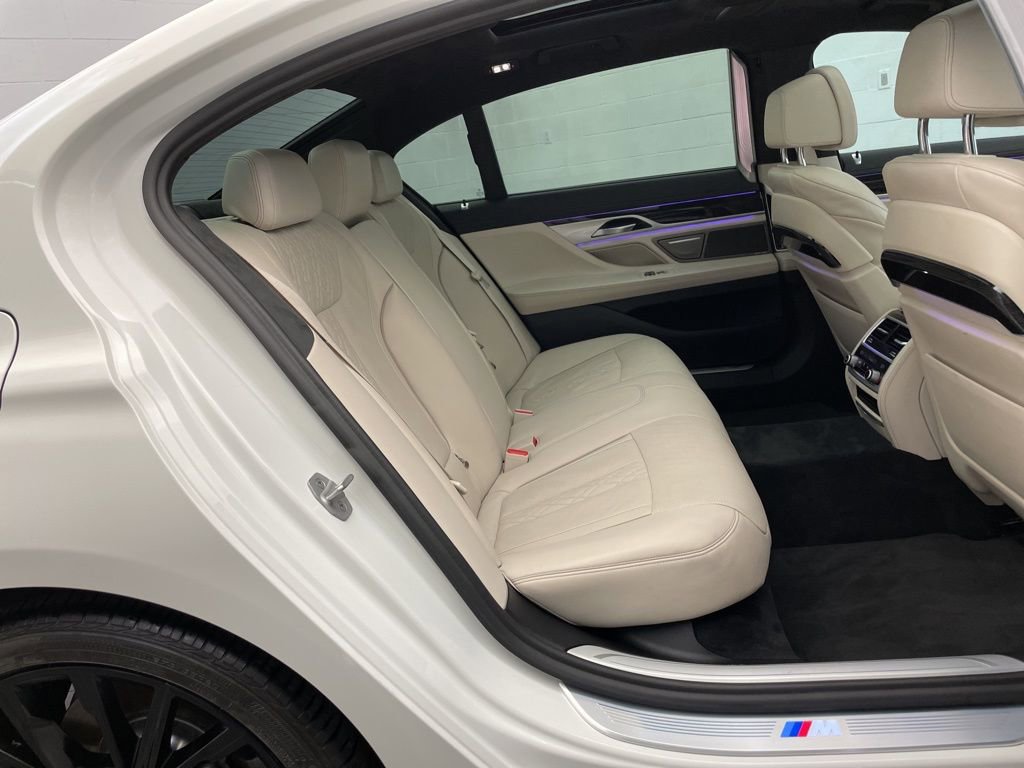 Used 2021 BMW 740i w/ M Sport Package RWD image 29