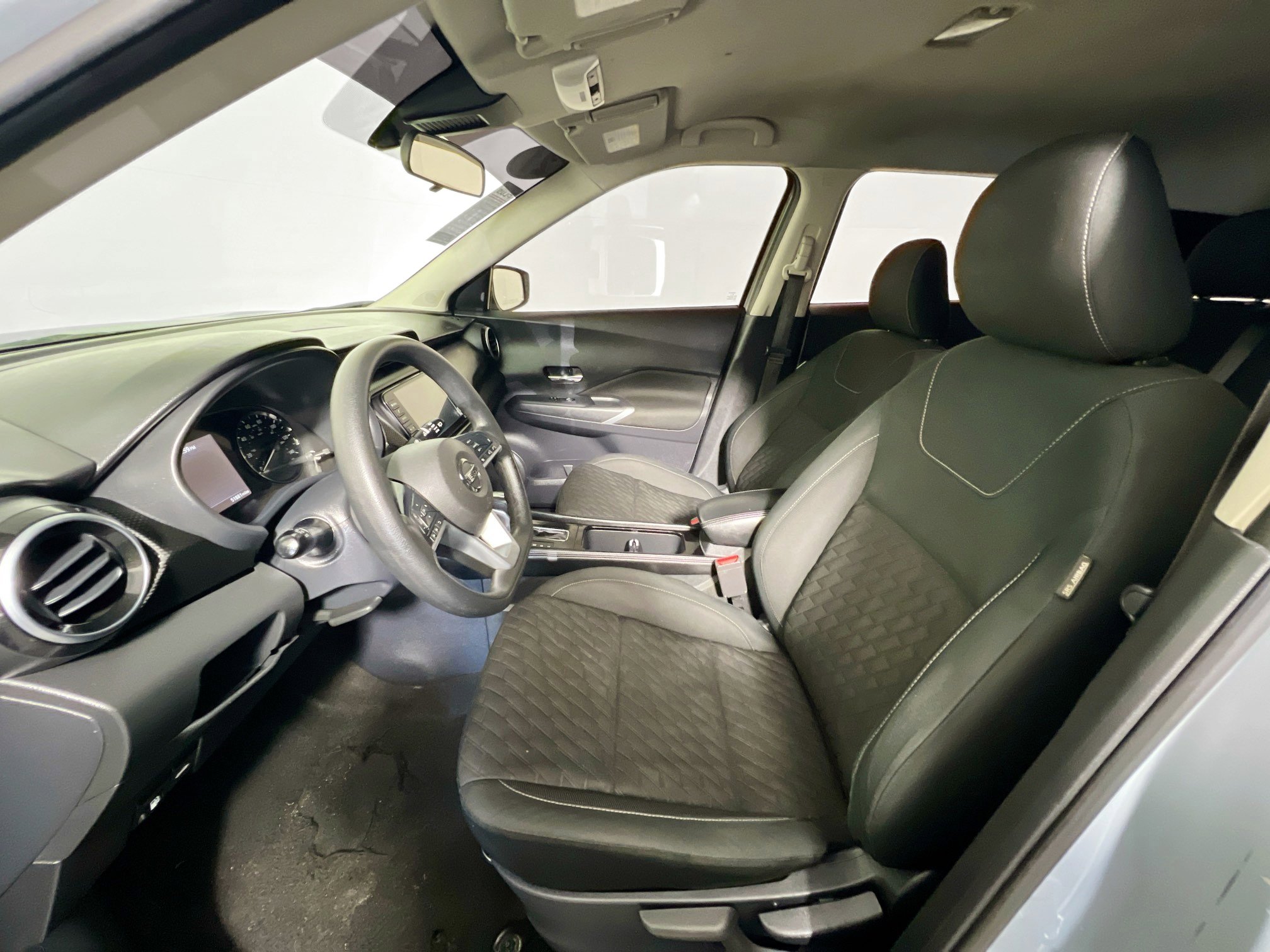 Used 2021 Nissan Kicks SV image 14