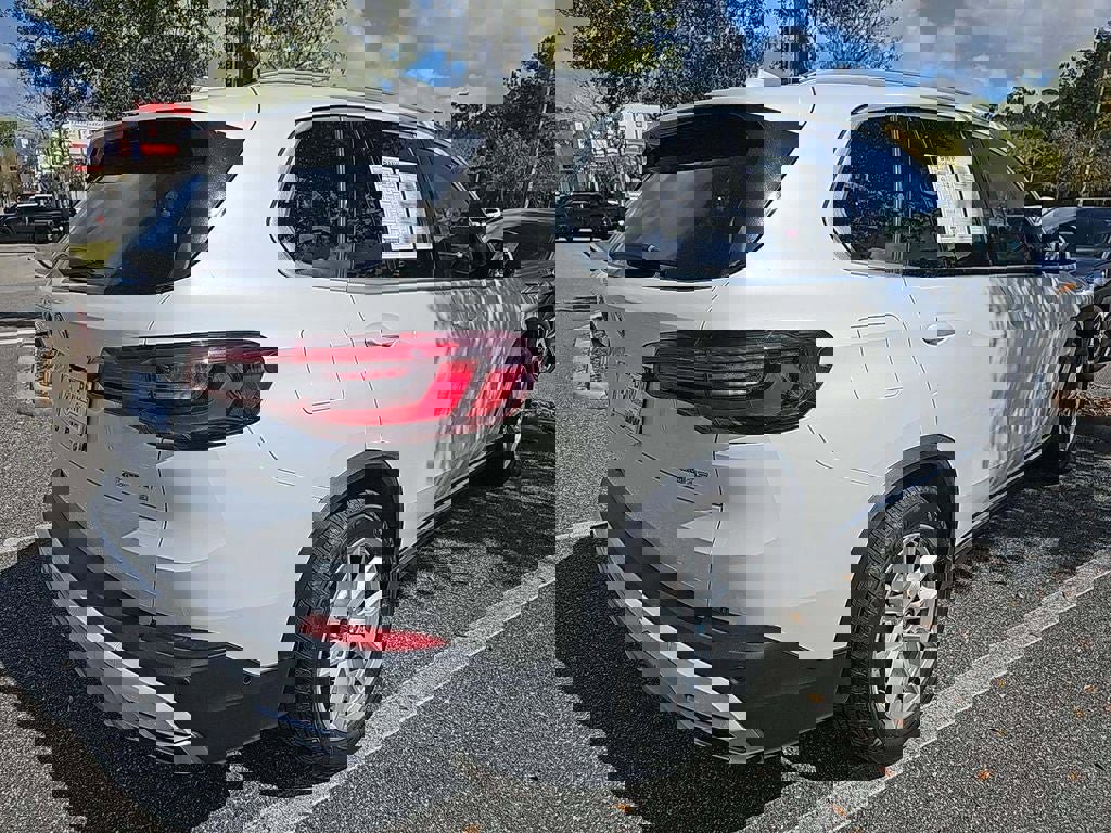 Used 2022 BMW X5 xDrive45e image 3