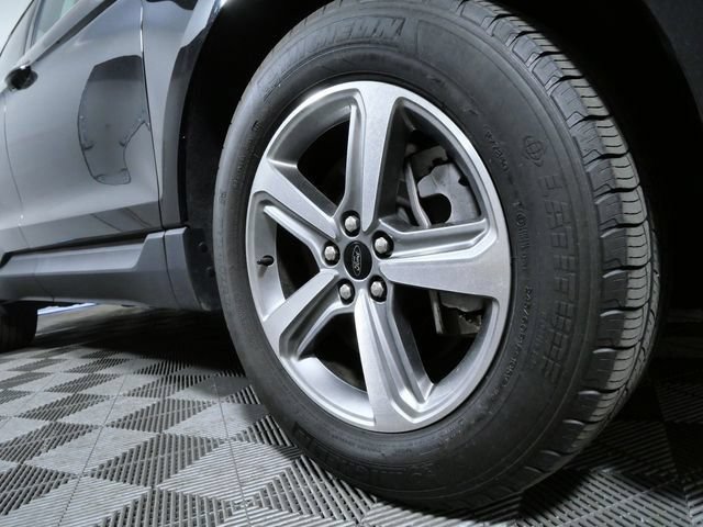 Certified 2024 Ford Edge SEL w/ Convenience Package AWD/4WD image 2