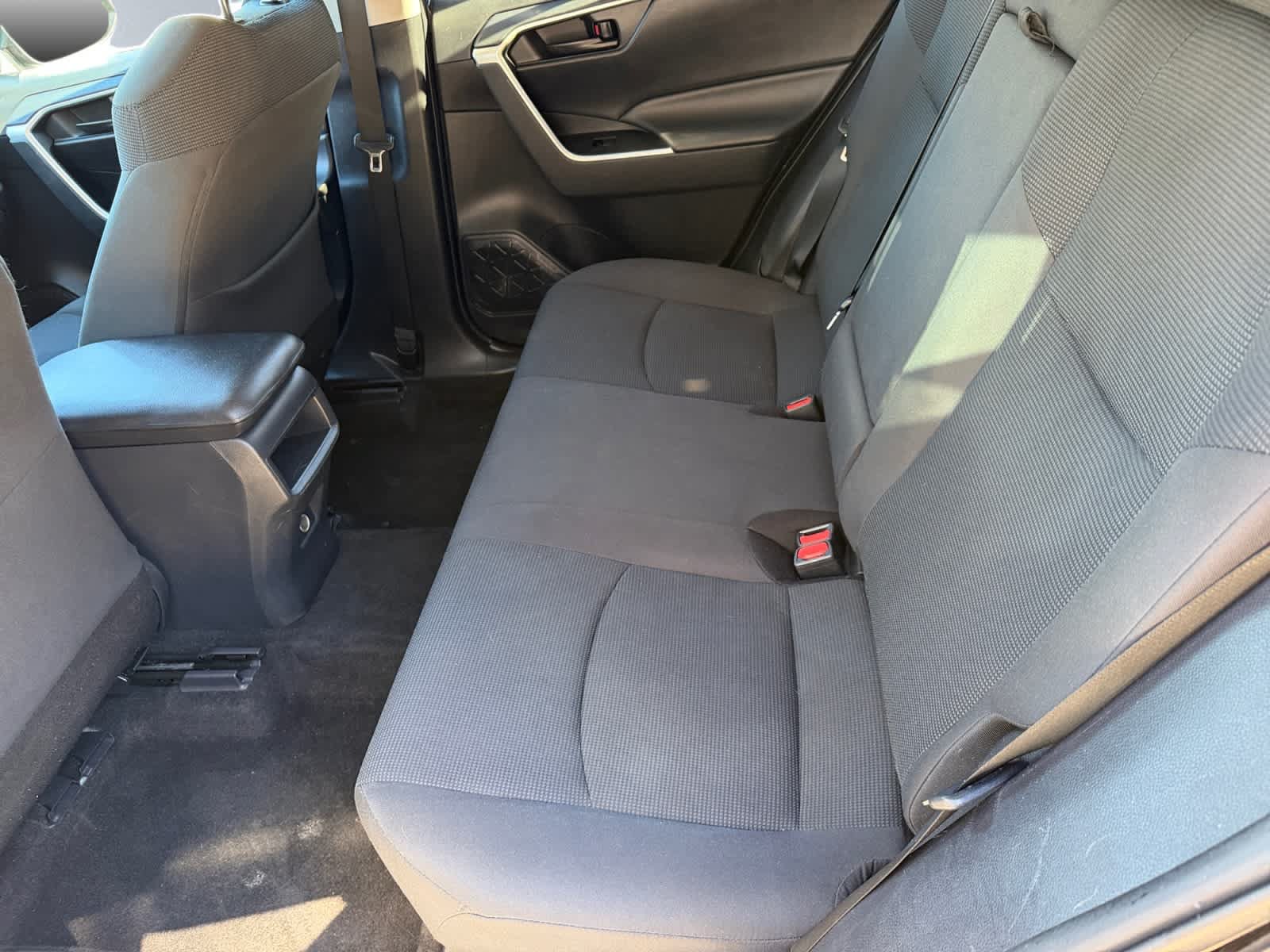 Used 2019 Toyota RAV4 LE w/ All Weather Liner Package AWD/4WD image 18