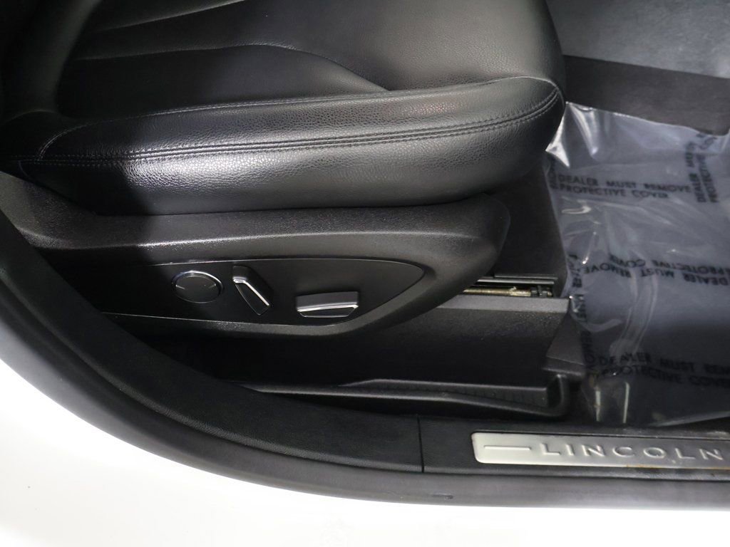 Used 2022 Lincoln Nautilus AWD image 30