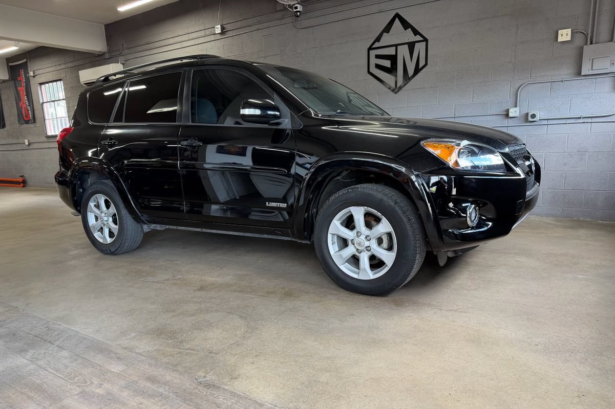 Used 2011 Toyota RAV4 Limited w/ Limited Extra Value Pkg FWD image 4