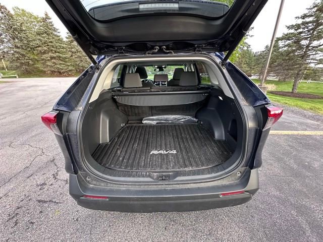 Used 2023 Toyota RAV4 XLE w/ Convenience Package AWD/4WD image 10