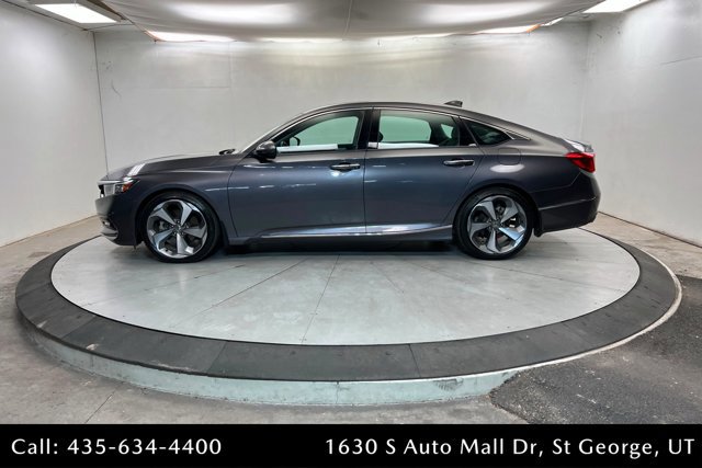 Used 2018 Honda Accord Touring image 2