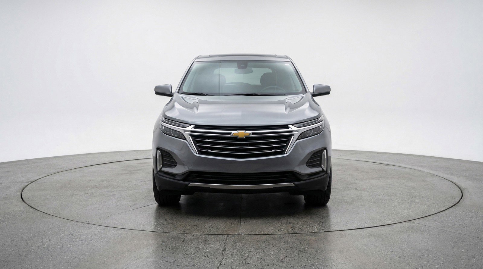 Used 2025 Chevrolet Equinox LT image 2