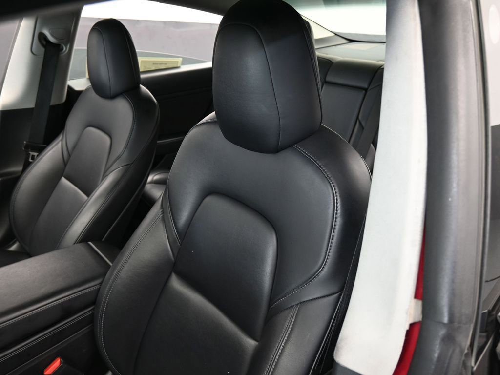 Used 2022 Tesla Model 3 Standard Range image 17